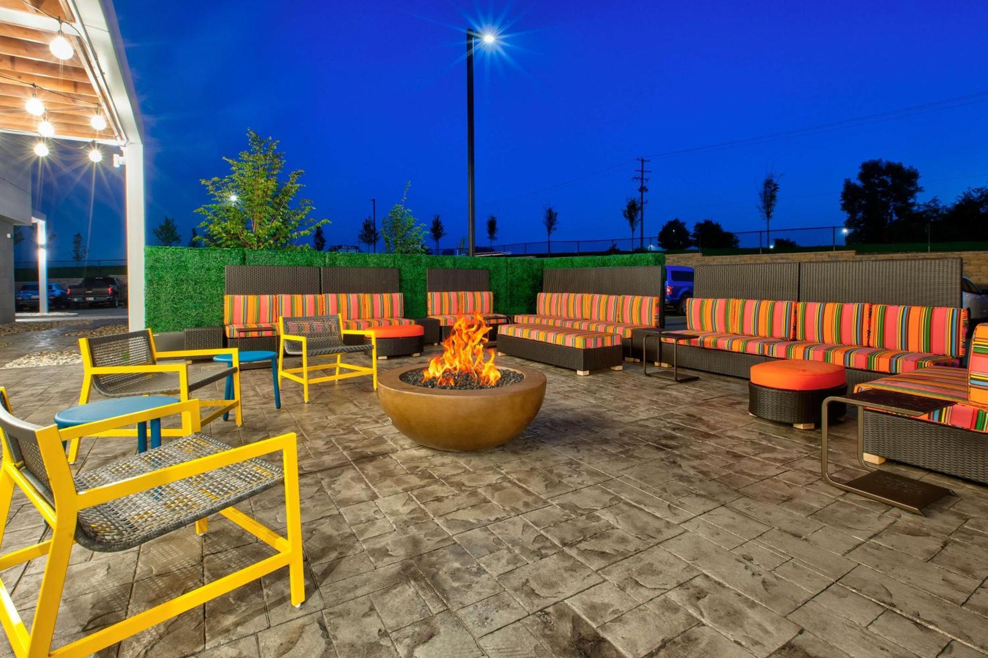 Home2 Suites By Hilton Grand Rapids South Byron Center Exterior foto